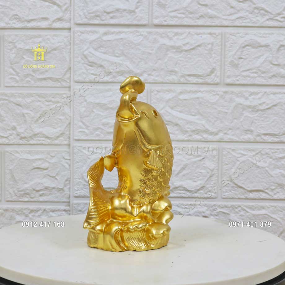 Từng đường n&eacute;t tr&ecirc;n tượng được nghệ nh&acirc;n chế t&aacute;c tỉ mỉ v&agrave; tinh xảo đến từng đường n&eacute;t